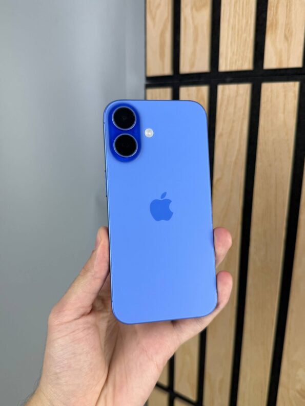 iPhone 16 Blue 128GB Blue